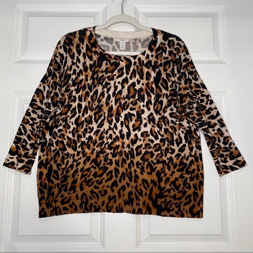 Chico's Leopard Print Pullover Sweater Size 1 Medium Tan Black Round Neckline
